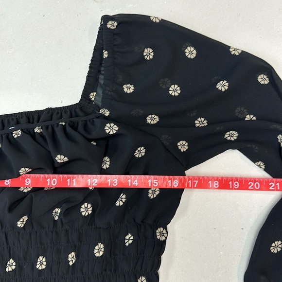 MADEWELL EUC! Crop Daisy 🌼 Top. Shear Sleeves. - Picture 6 of 7